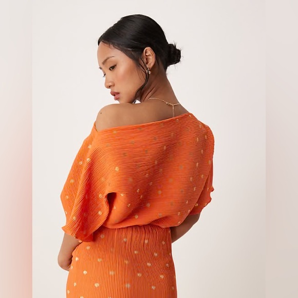 NWT Never Fully Dressed Petite Tilly Metallic Plisse Maxi Dress in Orange Sz S - Picture 3 of 10